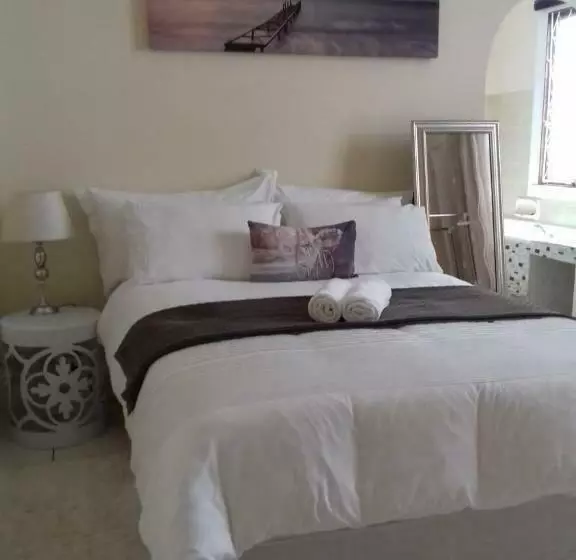 تختخواب و صبحانه Fj S Place