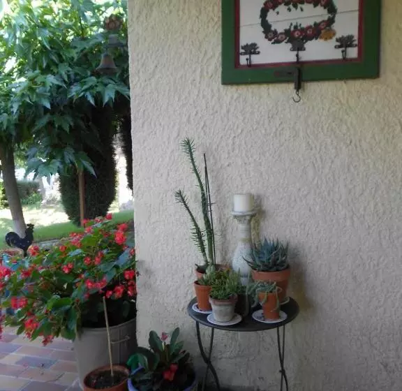 Aamiaismajoitus (B&B) Le Mas Des Lavandes