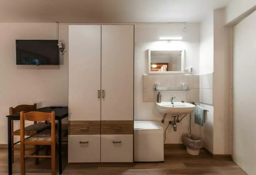 پانسیون Apartment Ticar