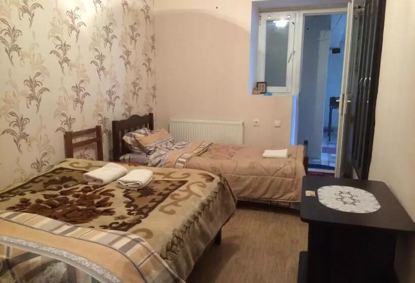 پانسیون Guest House Loza