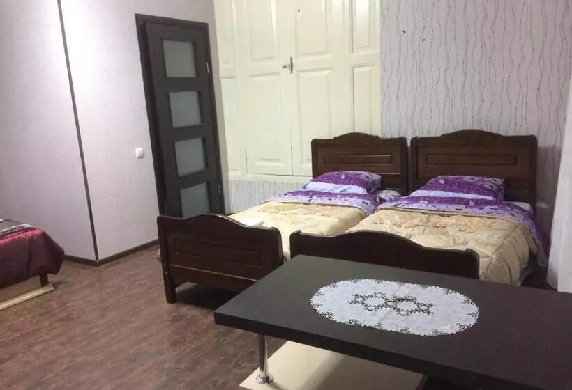 پانسیون Guest House Loza