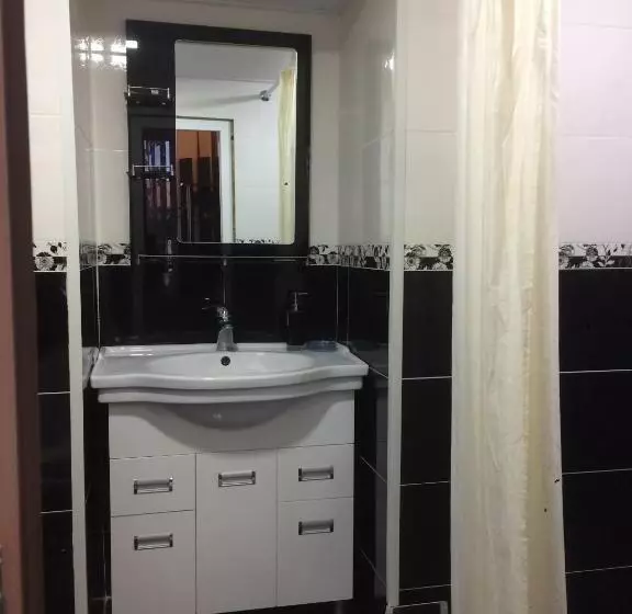 پانسیون Guest House Loza