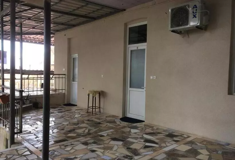 پانسیون Guest House Loza