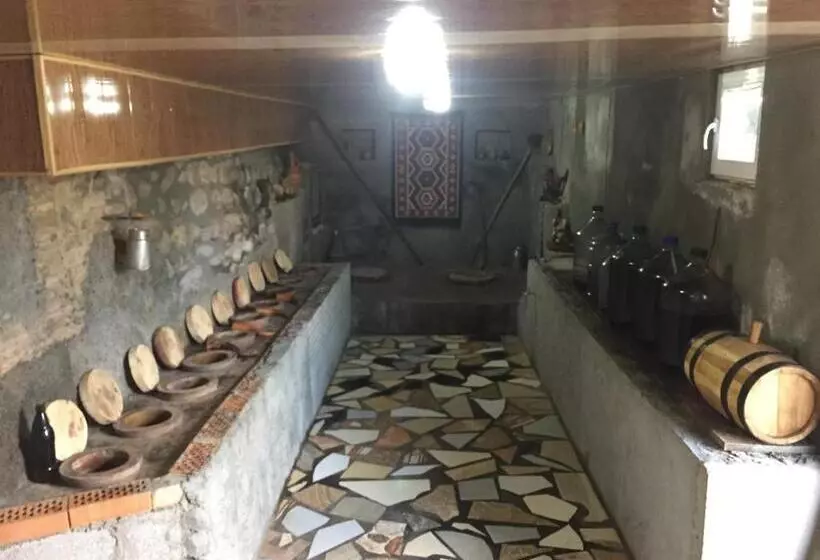 پانسیون Guest House Loza