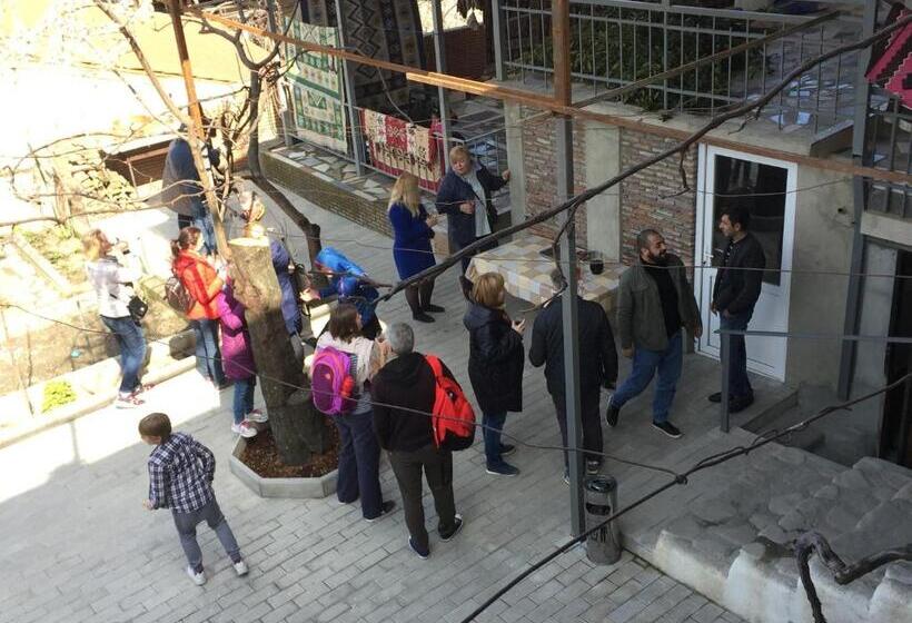 پانسیون Guest House Loza