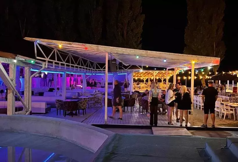 Resort Mojo Beach