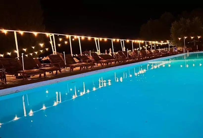 Resort Mojo Beach