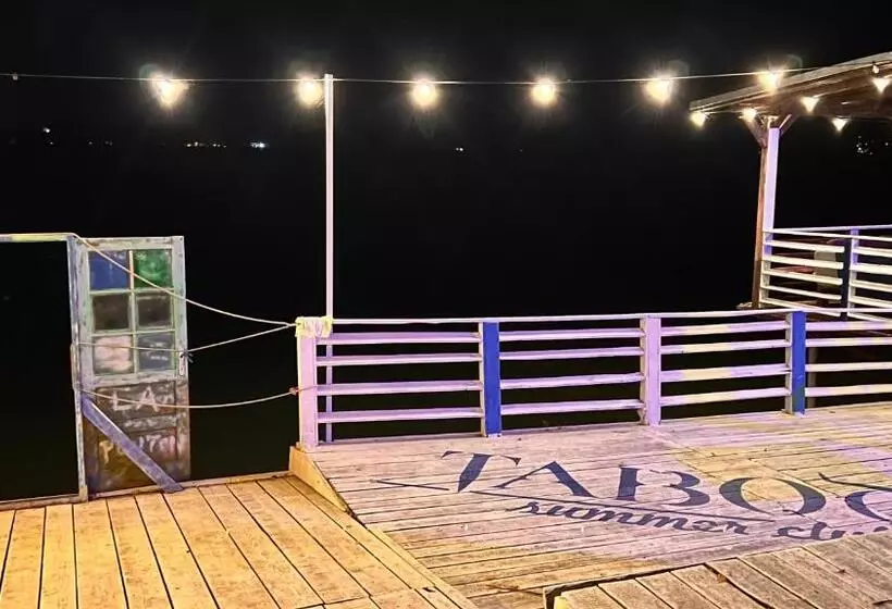Resort Mojo Beach