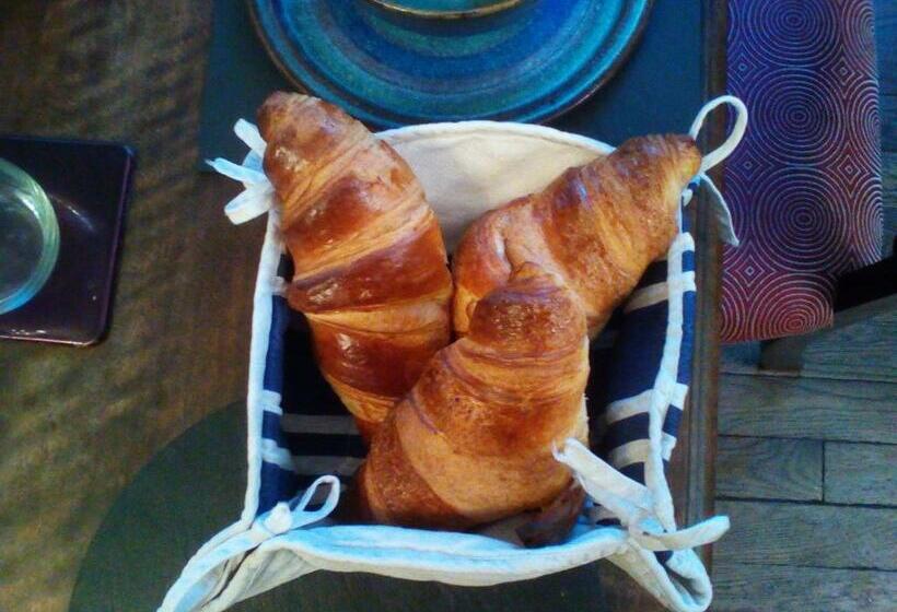 Bed and Breakfast 3 Place Des Arbres, Chambres D Hôtes, Felletin