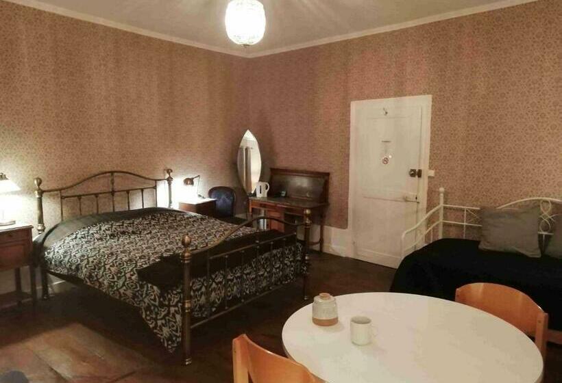 Bed and Breakfast 3 Place Des Arbres, Chambres D Hôtes, Felletin