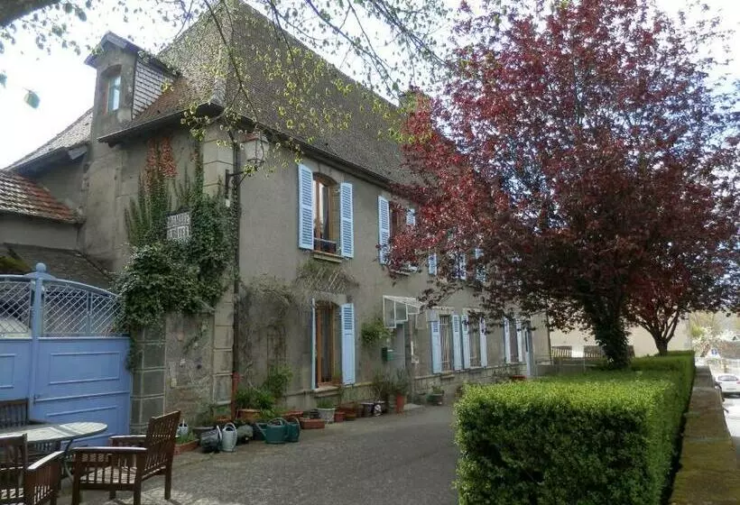 Aamiaismajoitus (B&B) 3 Place Des Arbres, Chambres D Hôtes, Felletin