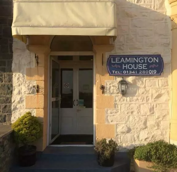 Aamiaismajoitus (B&B) Leamington House