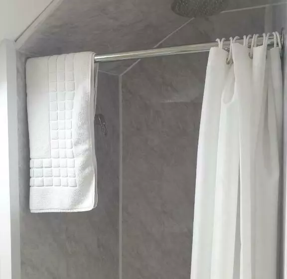 Aamiaismajoitus (B&B) Leamington House