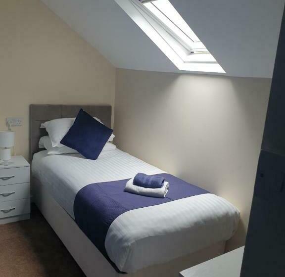 مبيت وإفطار Leamington House