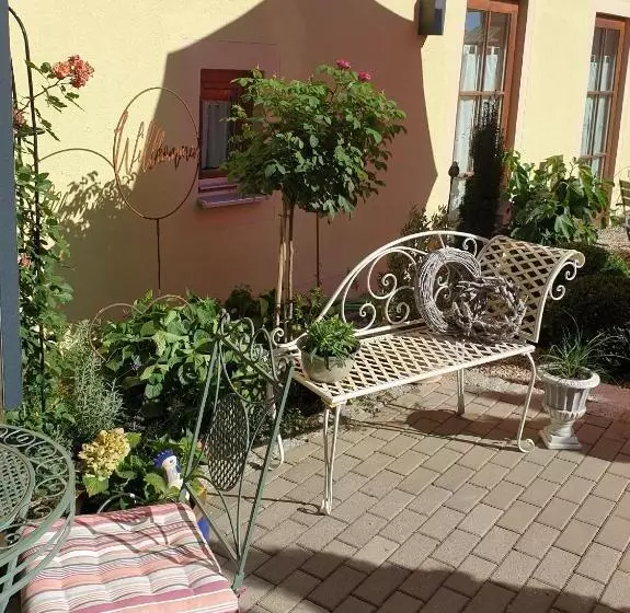 Hausner`s Hotel  Studio Apartments