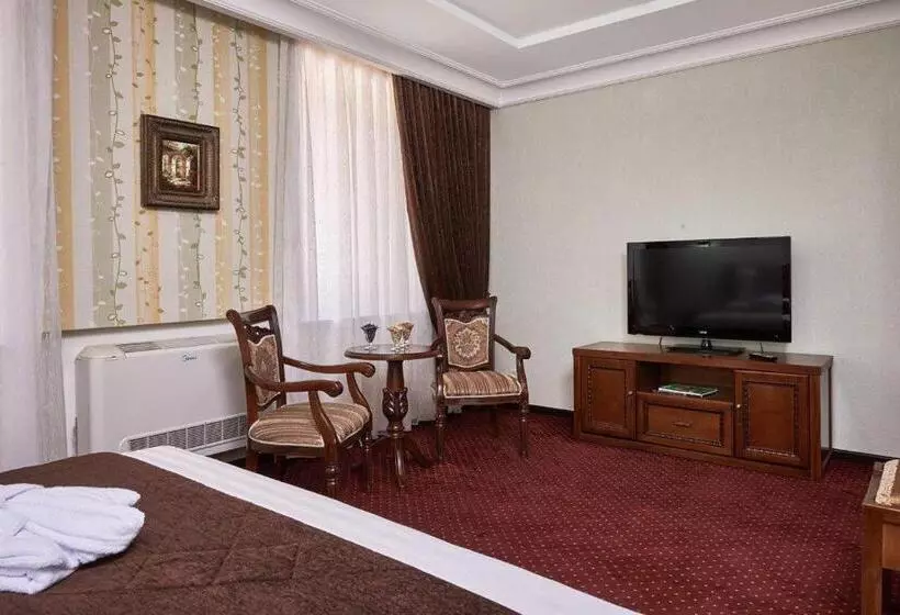ホテル лайнер горный курортный комплекс Layner в чимгане