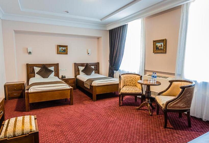 هتل лайнер горный курортный комплекс Layner в чимгане