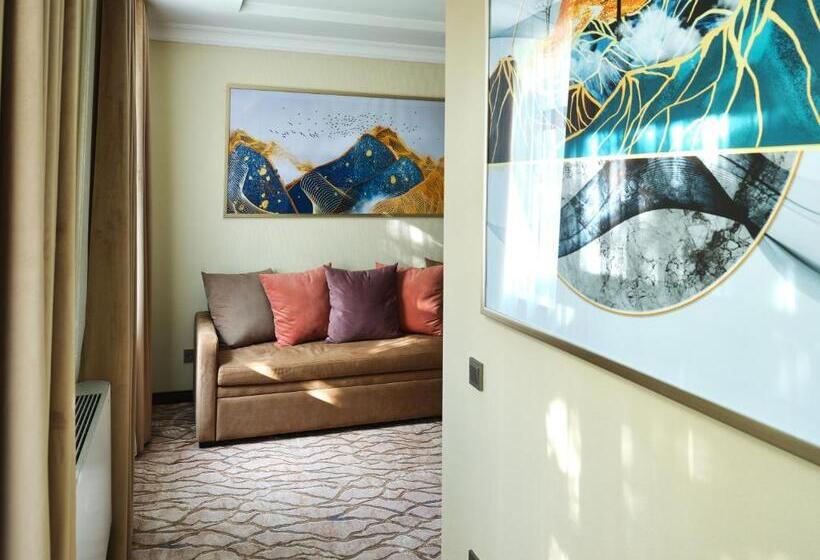 هتل лайнер горный курортный комплекс Layner в чимгане