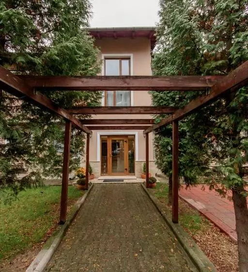 پانسیون Williams House