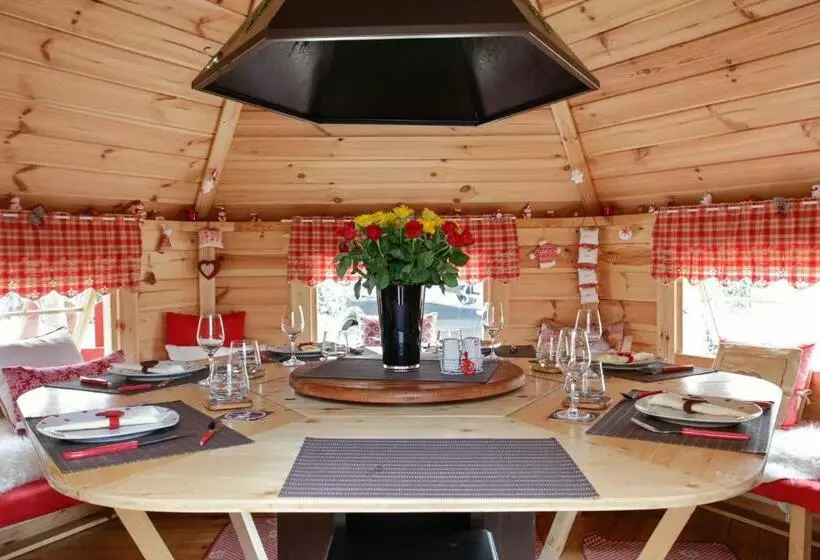 Aamiaismajoitus (B&B) La Roche Bleue