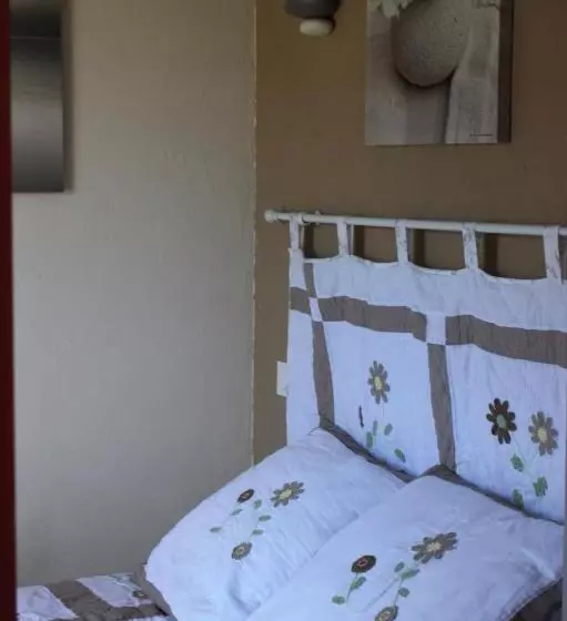 Aamiaismajoitus (B&B) La Roche Bleue