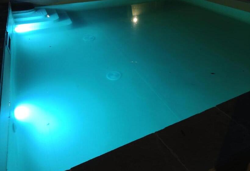 פנסיון Masseria Asteri B&b