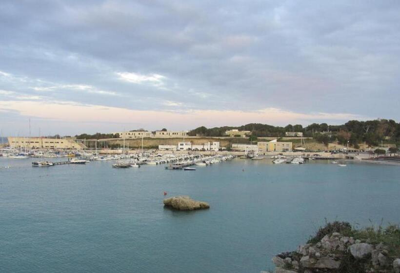 פנסיון Masseria Asteri B&b