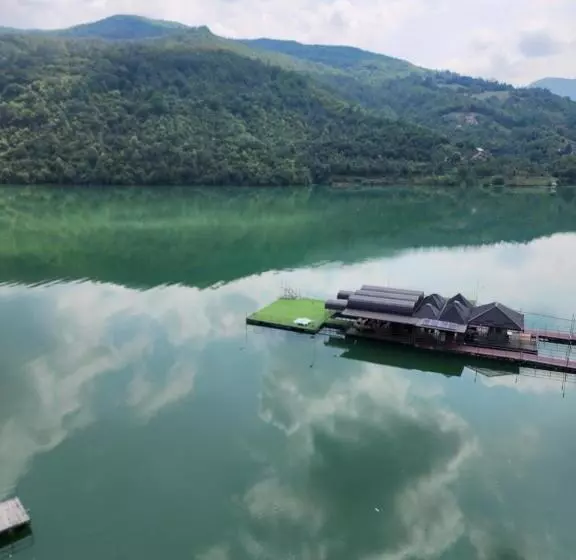 پانسیون Panorama Resort