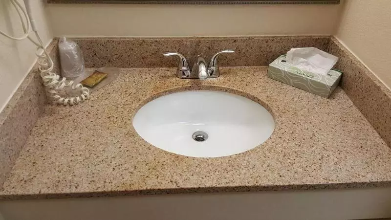 호텔 Airport Waterfront Inn