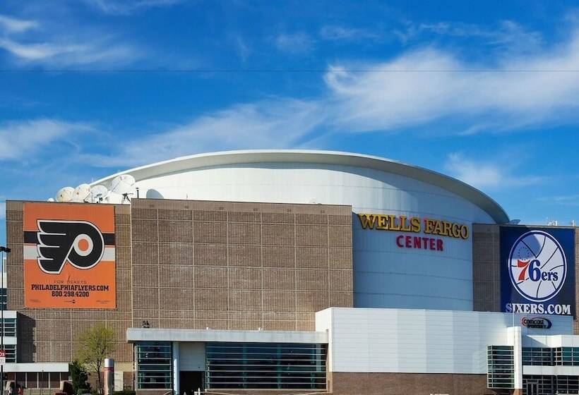 فندق Airport Waterfront Inn