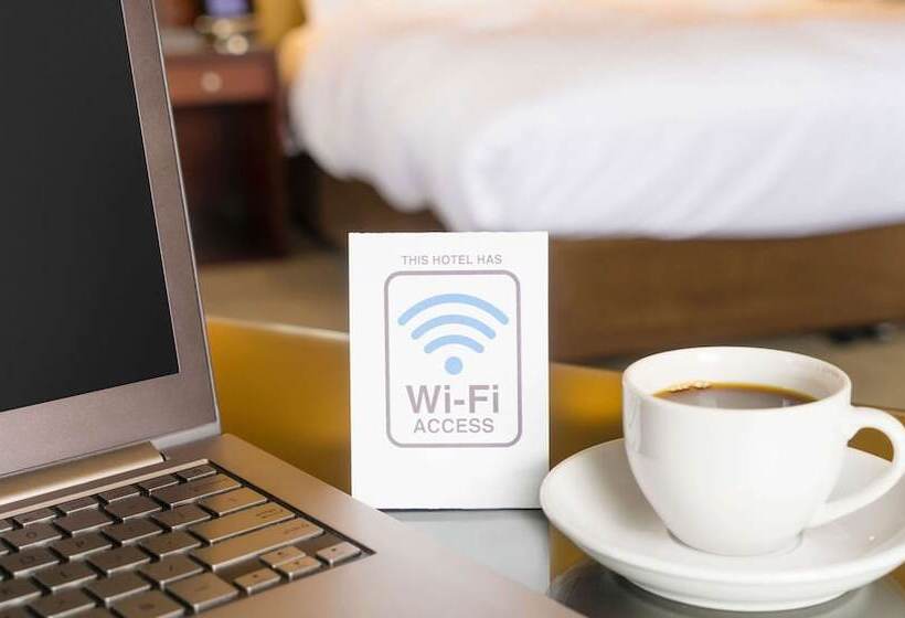 فندق Airport Waterfront Inn