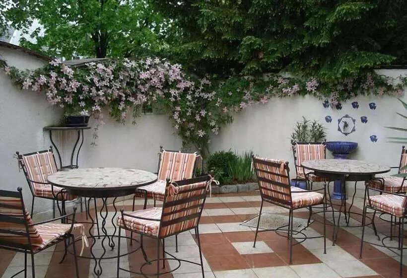 هتل Albergo Giardino