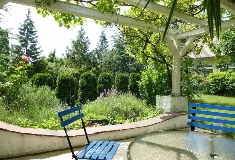 هتل Albergo Giardino