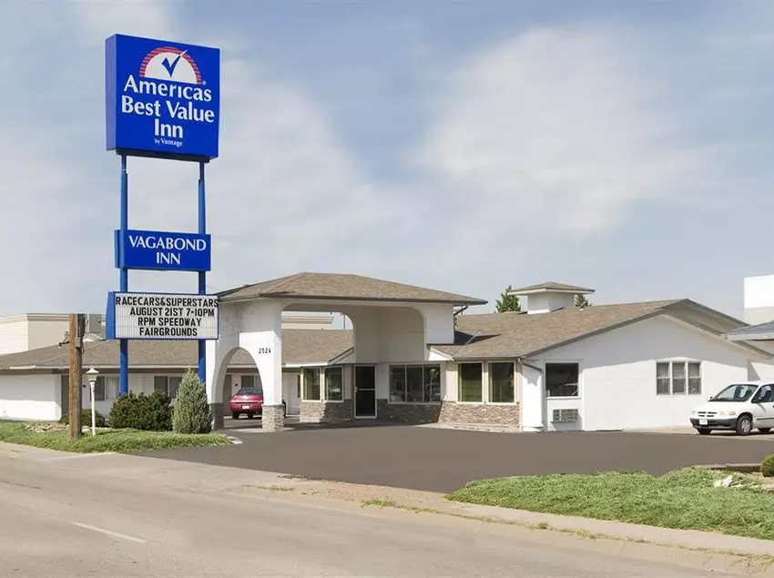 هتل Fort Hays Inn