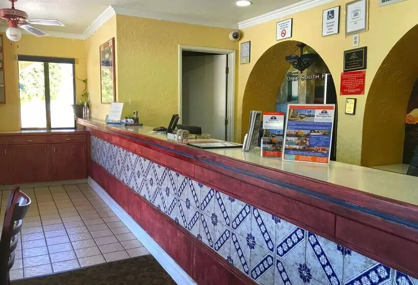 酒店 Americas Best Value Inn And Suites  Yucca Valley