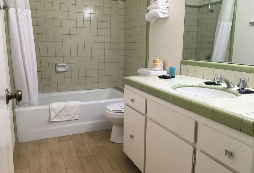 酒店 Americas Best Value Inn And Suites  Yucca Valley