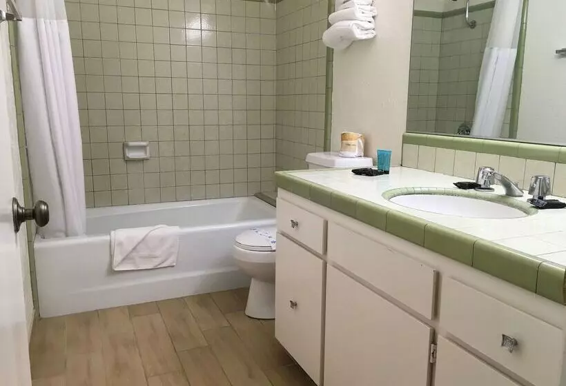 酒店 Americas Best Value Inn And Suites  Yucca Valley