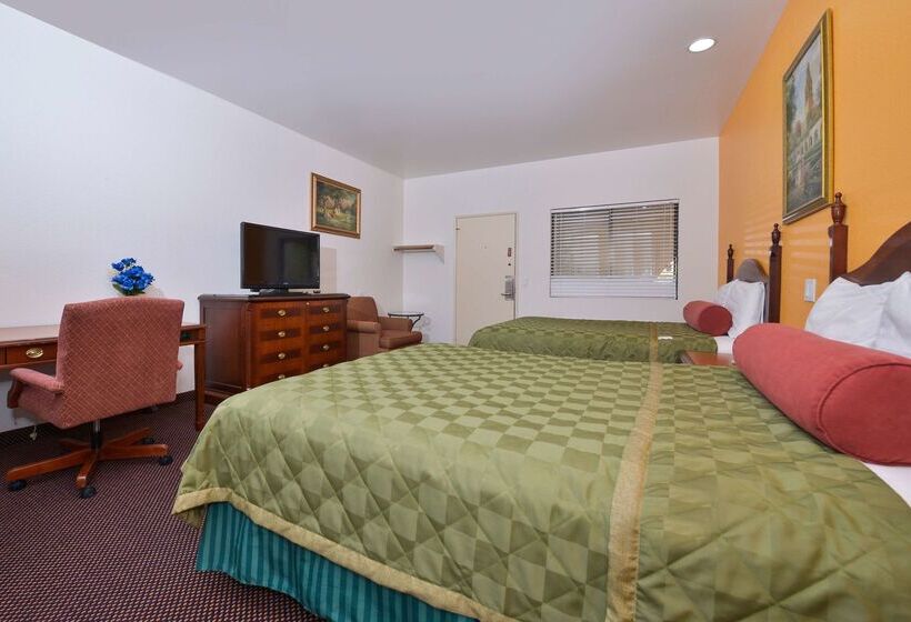 酒店 Americas Best Value Inn And Suites  Yucca Valley