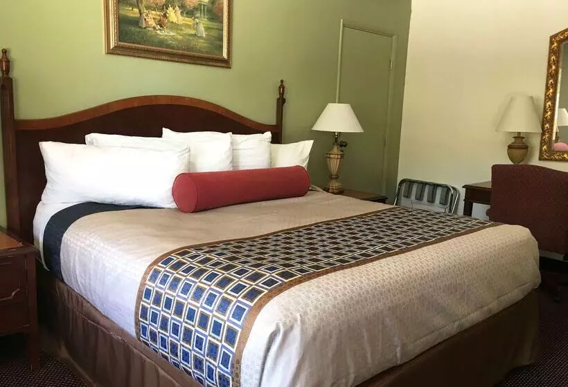 酒店 Americas Best Value Inn And Suites  Yucca Valley