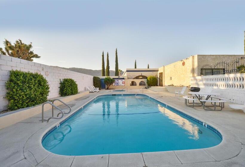 酒店 Americas Best Value Inn And Suites  Yucca Valley