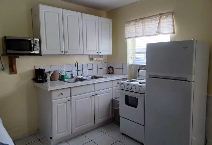 호텔 Coconut Cove Resort & Marina