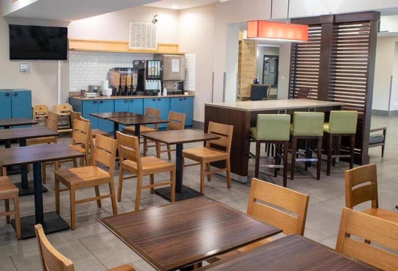 Отель Country Inn & Suites By Radisson, Wilmington, Nc