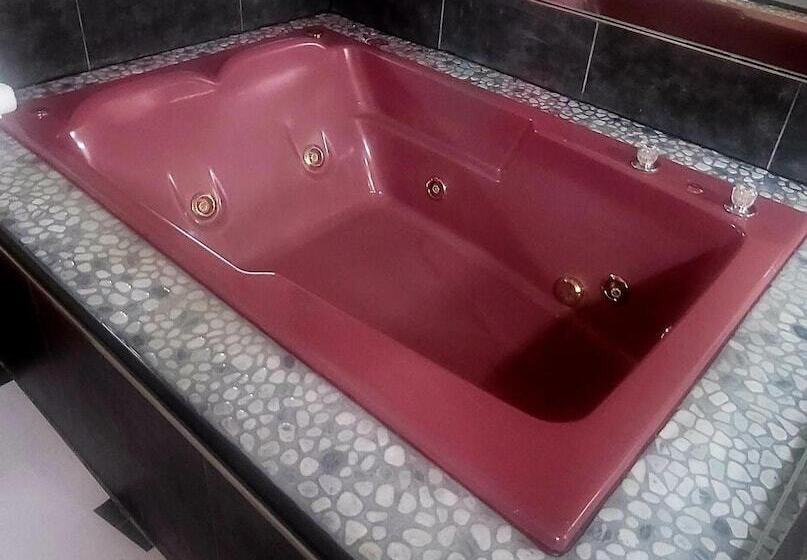 فندق Jets Motor Inn