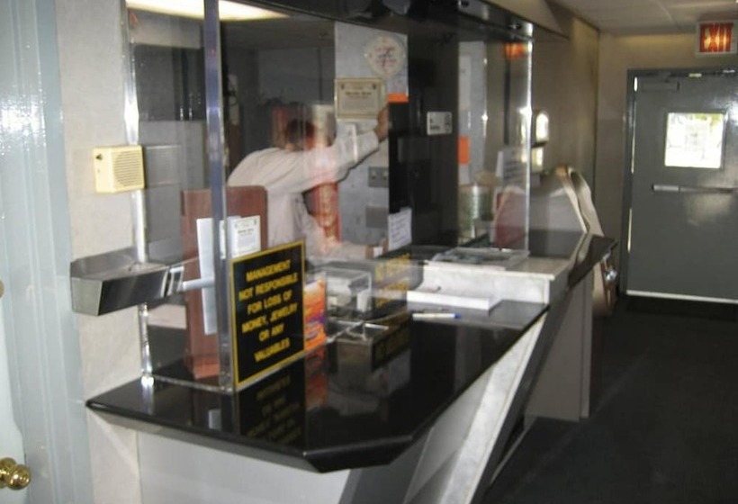 فندق Jets Motor Inn