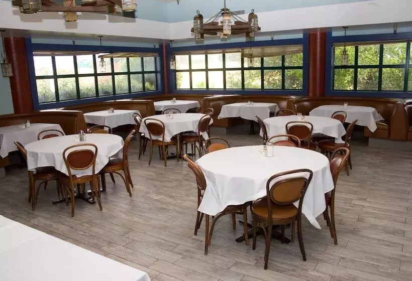 ホテル Keefers Inn King City