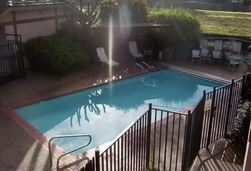 ホテル Keefers Inn King City