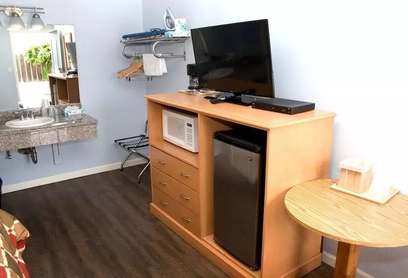 ホテル Keefers Inn King City