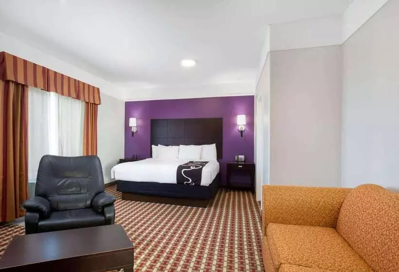 호텔 La Quinta Inn & Suites By Wyndham Raymondville