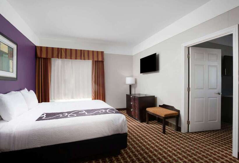 בית מלון כפרי La Quinta Inn & Suites By Wyndham Raymondville