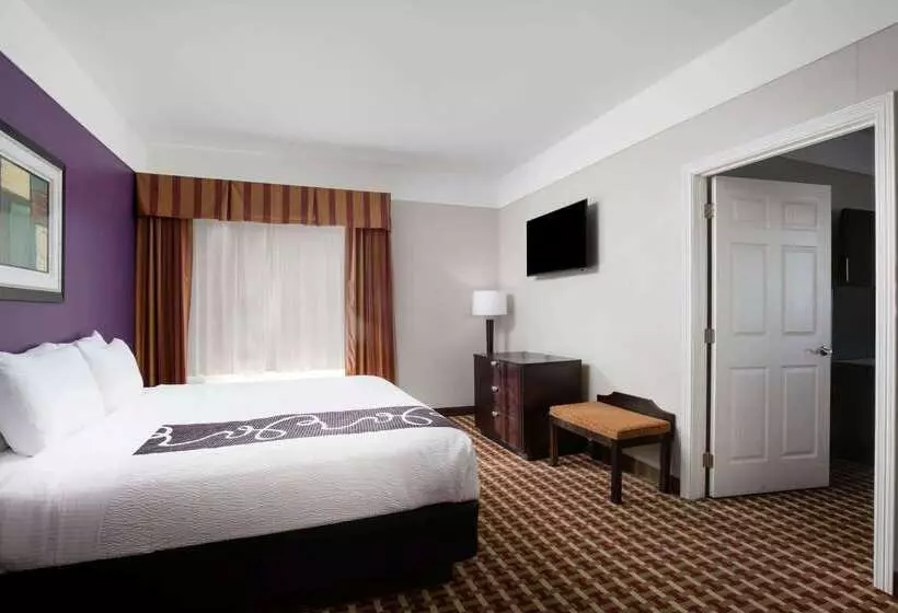 호텔 La Quinta Inn & Suites By Wyndham Raymondville